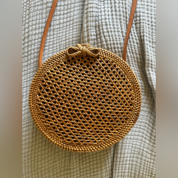 Rattan Basket Crossbody - Picture 6 of 8